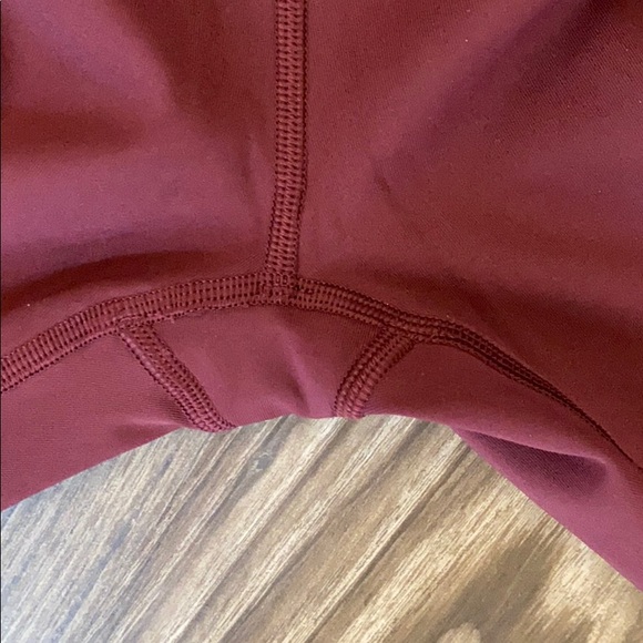 Lululemon Wunder Under Crop 17” Cassis Size 6 - Picture 4 of 6